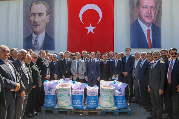 Van’da çiftçilere  tohum desteği