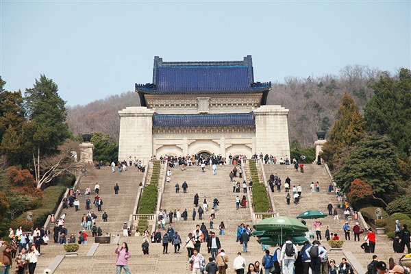 KMT Genel Başkanı Cheng, Sun Yat-sen Anıt Mezarı’nı ziyaret etti<