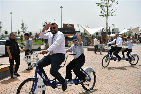Kayseri Büyükşehir ile engelleri aşan pedallar<
