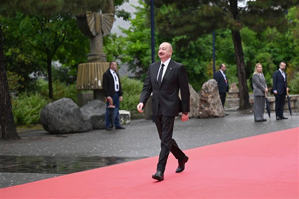 Aliyev, Avrupa Siyasi Topluluğu 6'ncı Zirvesi'ne katılıyor<
