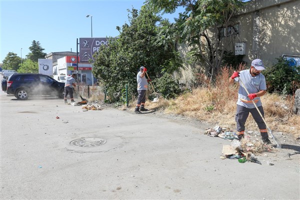 Etimesgut Belediyesi'nden Şaşmaz Oto Sanayi bölgesinde temizlik çalışması<