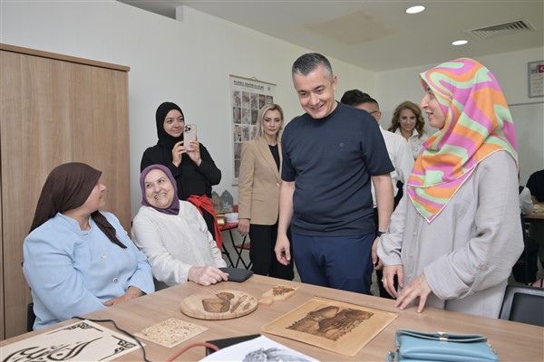 Esenyurt Belediyesi Solarkent Kültür ve Sanat Merkezi hizmete açıldı<