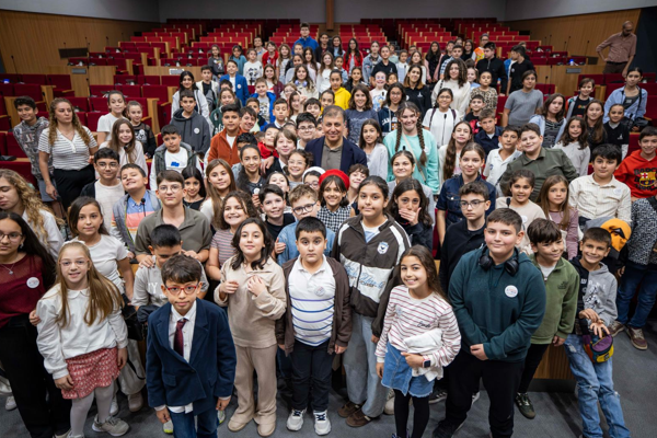 Başkan Tugay, Çocuk Meclisi üyeleriyle buluştu<