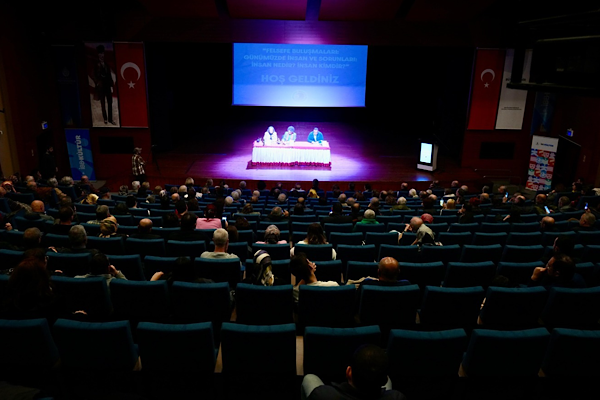 Kartal’da “Felsefe Buluşmaları: Günümüzde İnsan ve Sorunları” semineri düzenlendi<