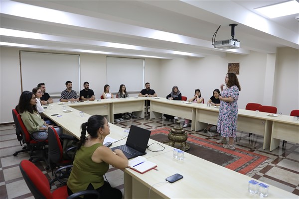 ALO 153 çalışanlarına etkili ve sürdürülebilir hizmet semineri <