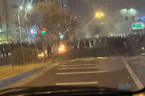 Iran International: Çok sayıda protestocunun hayatını kaybettiği sanılıyor<
