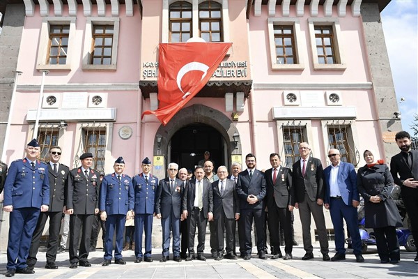 Başkan Büyükkılıç, Çanakkale Zaferi'nin 110'uncu yıl dönümünde şehitleri andı