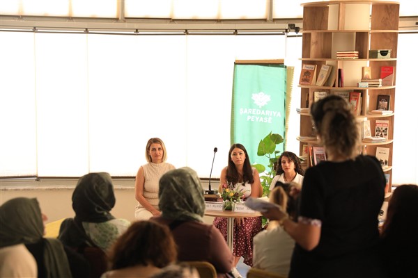 Kayapınar'da kadınlar Özgür Eş Yaşamı'nı tartıştı