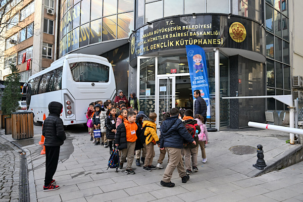 Ankara’da Genç Zihinler Kütüphanede projesi başladı