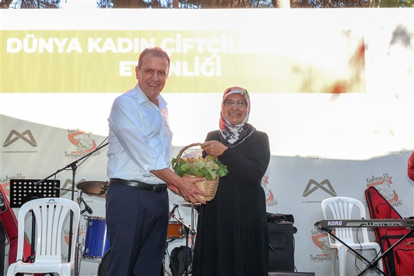 Başkan Seçer: Çalışmak, çalışan, üretim ve üreten kutsaldır<