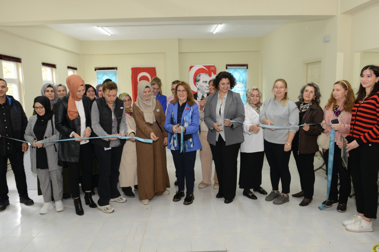 Ahmet Yesevi Kadın Dayanışma Derneği yeni merkezine taşındı