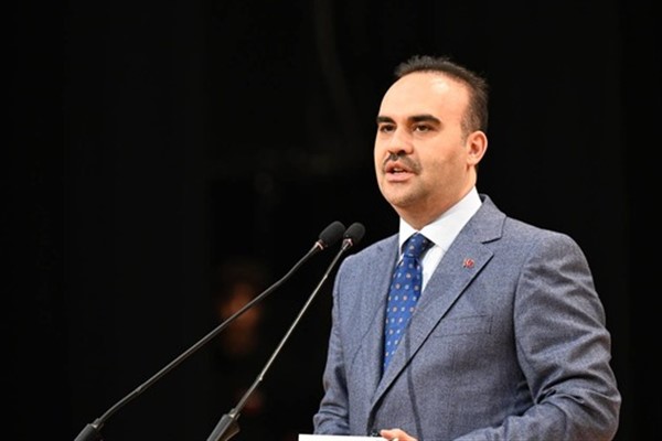 Bakan Kacır, Giresun'da temaslarda bulundu<