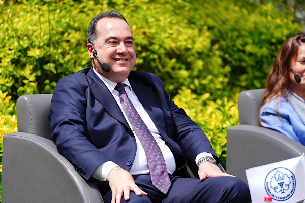 Başkan Dutlulu, Manisa’nın kültürel değerlerini anlattı<