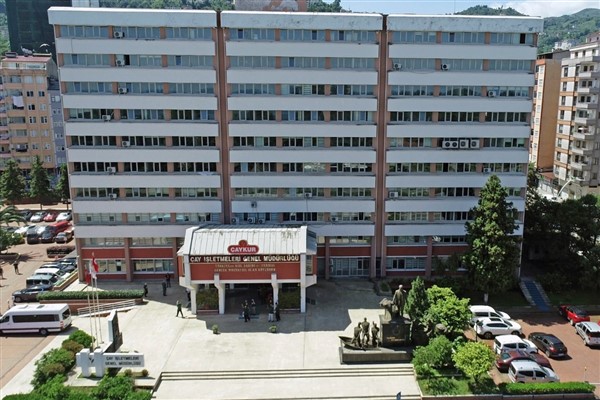 ÇAYKUR'da yaş çay alımları devam ediyor
