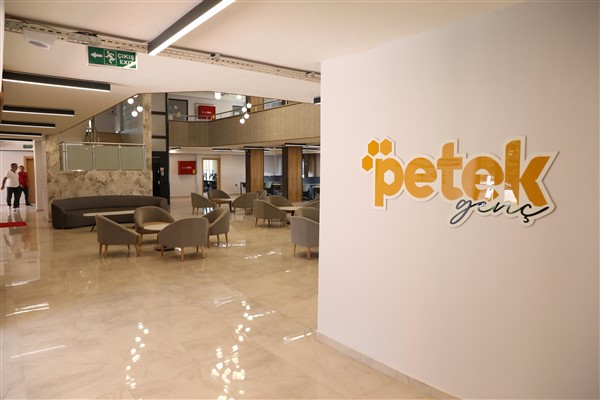Petek Genç, hizmete açıldı<