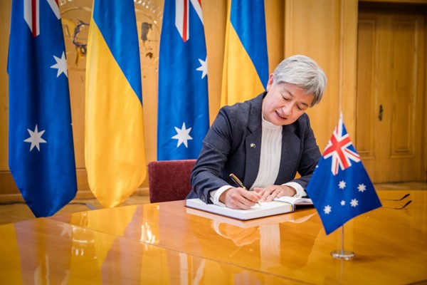 Wong: Tel Aviv’den 119 Avustralyalı ve ailesi taliye edildi <
