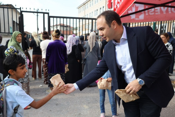 İzmit Belediyesinin Beslenme Saati Projesi devam ediyor<
