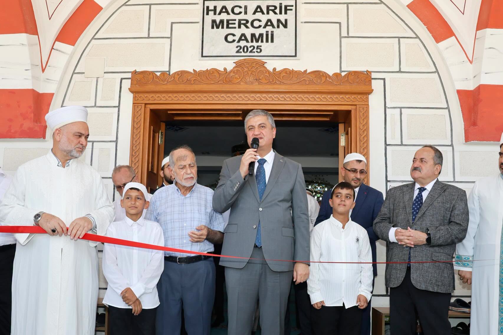 Hacı Arif Mercan Camii cuma namazıyla ibadete açıldı