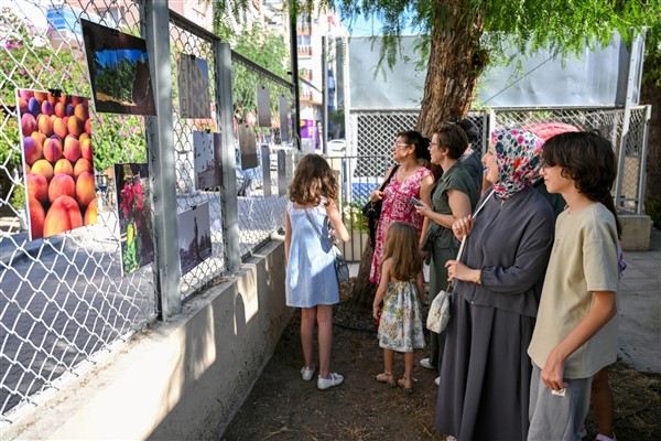 Bornovalı çocuklardan fotoğraf sergisi
