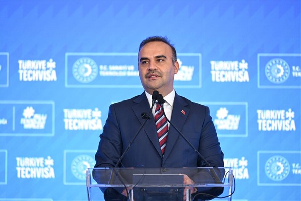 Bakan Kacır'dan Başkan Arısoy'a tebrik mesajı