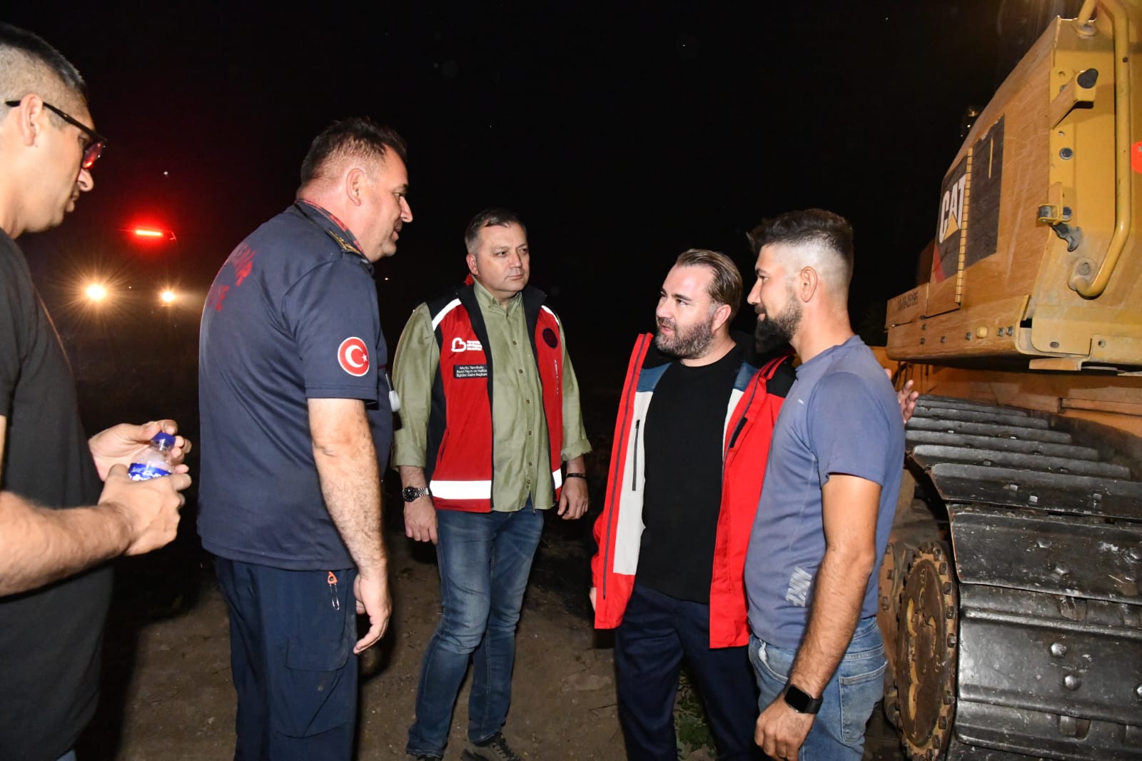 Balıkesir Büyükşehir Belediyesi İtfaiyesinden orman yangınlarına müdahale<