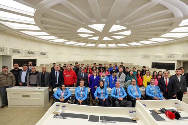 Gaziantep’te sporcularla toplantı yapıldı