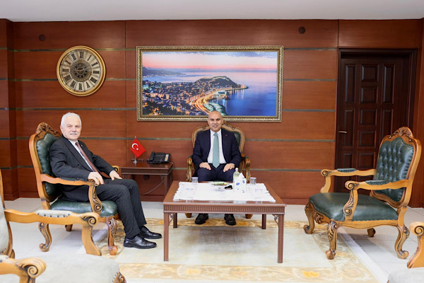 Giresun Valisi Koç’a tebrik ziyaretleri gerçekleştirildi