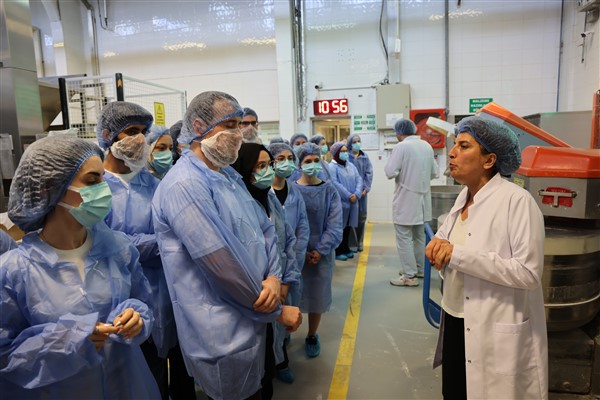 Bursalı gençlerden BESAŞ’a teknik gezi<