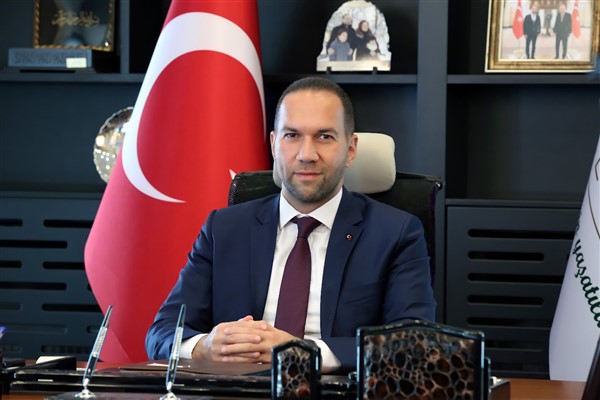 Başkan Özdemir’den Babalar Günü mesajı