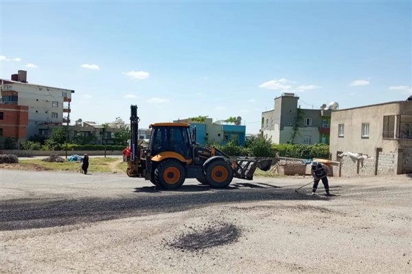Siirt Belediyesi'nden yol onarım çalışmaları