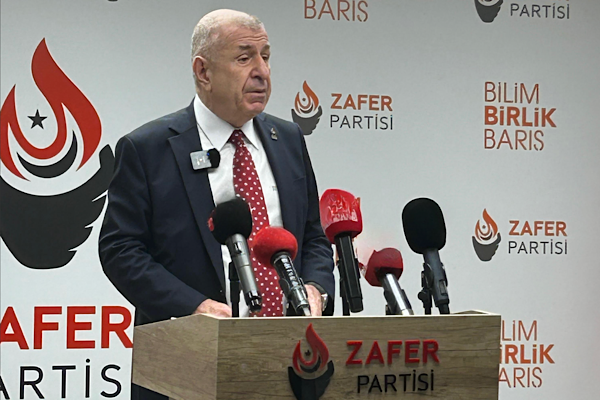 Özdağ: İsrail’in Suriye’nin güneyindeki operasyonları artıyor<