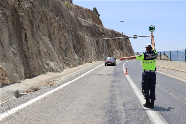 Karaman’da jandarmadan trafik denetimi<
