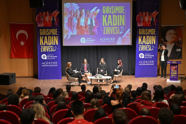 Antalya’da “Girişimde Kadın Zirvesi”nin ikincisi düzenlendi<