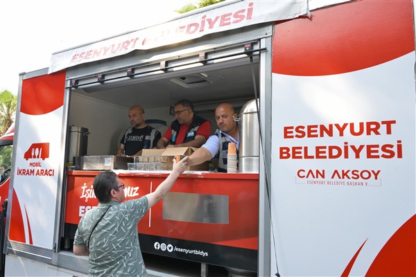 Esenyurt Belediyesi’nden öğrencilere ve ailelerine destek<