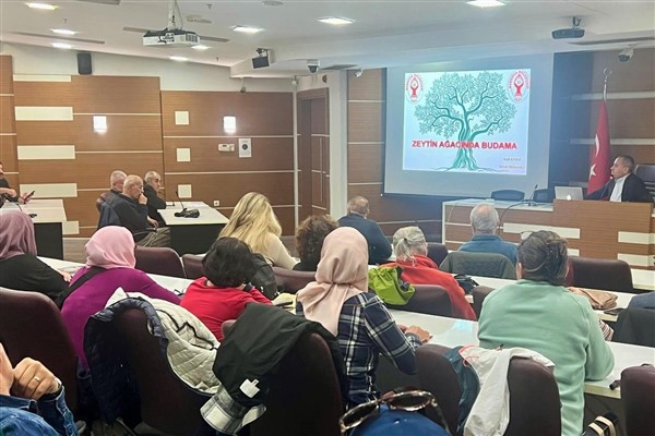 Bornova Belediyesi’nden zeytin üreticilerine destek<