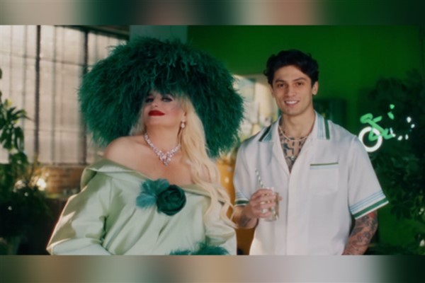 Afrodit Banu Alkan, rap müziğin popüler ismi Çakal ile yeniden kamera karşısında<