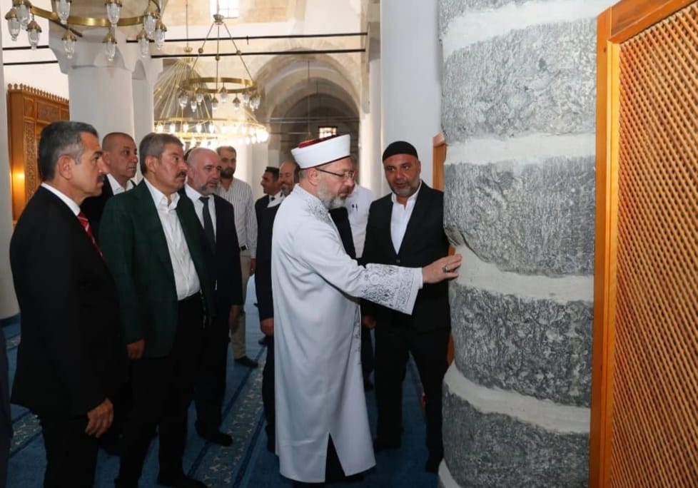 Diyanet İşleri Başkanı Erbaş, Cizre Ulu Cami’de vatandaşlarla buluştu<