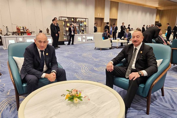 Aliyev ve Paşinyan, Şanghay İşbirliği Örgütü Zirvesi kapsamında bir araya geldi<