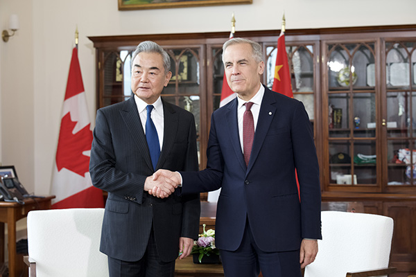 Kanada Başbakanı Carney, Wang Yi ile görüştü<
