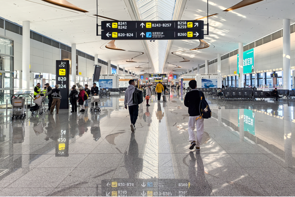 Xinjiang’daki havalimanları yolcu rekoru kırdı<