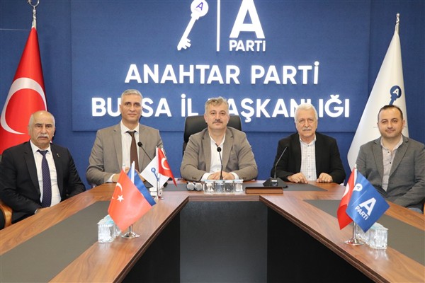 Emekli ve Emekçiler Dernekleri Federasyonu’ndan Anahtar Parti’ye ziyaret<