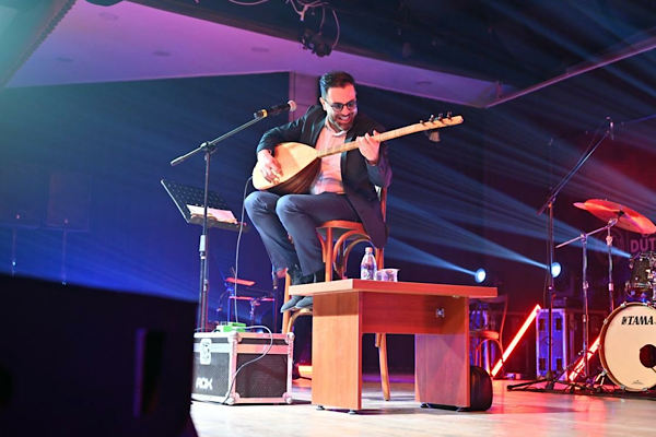 Manisa’da “Türkülerle Anadolu” gecesi gerçekleştirildi<