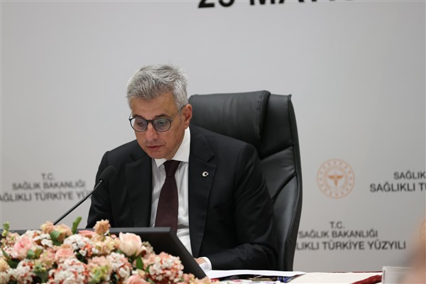 Memişoğlu: Geleceğin sağlık teknolojilerini hep birlikte üretiyoruz<