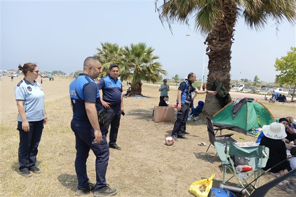 Kumla ve Kumsaz sahillerinde izinsiz kurulan çadırlar kaldırılıyor<
