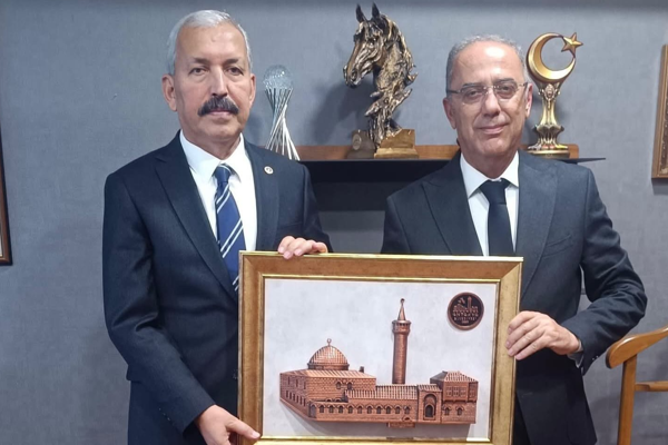 Başkan Yapar, AK Parti Hatay Milletvekili Karahan'ı ziyaret etti