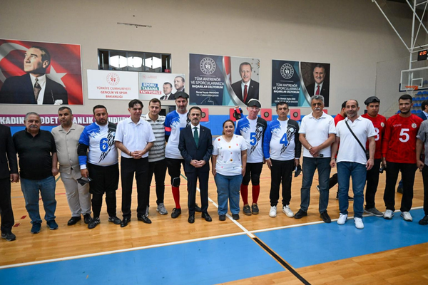 Kocaeli Valisi Aktaş, Goalball 4. Lig müsabakalarını takip etti<