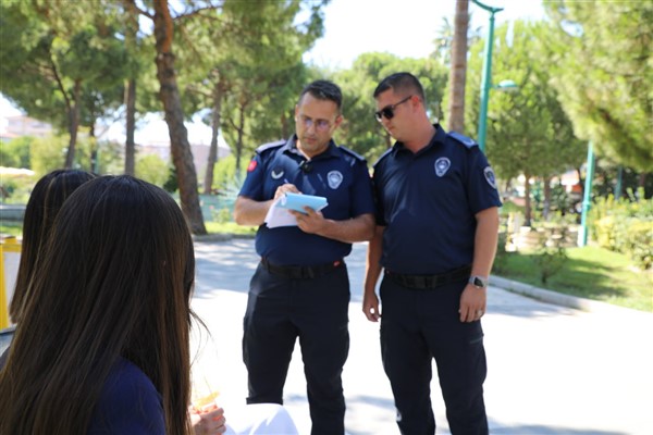Edremit’te yere çöp ve izmarit atana para cezası dönemi başladı<