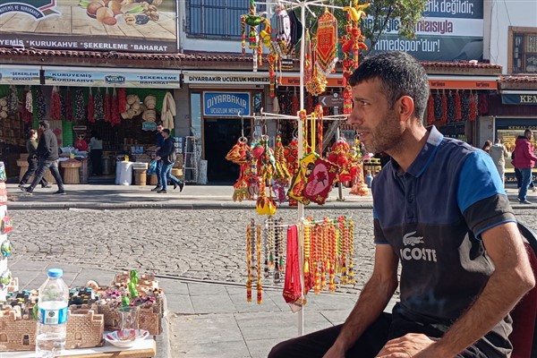 Diyarbakır’da boncuk işleme ilgi görüyor