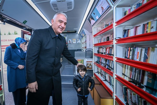 Bakan Ersoy: ''Gezici kütüphanelerimizin sayılarını 85'e ulaştırdık''