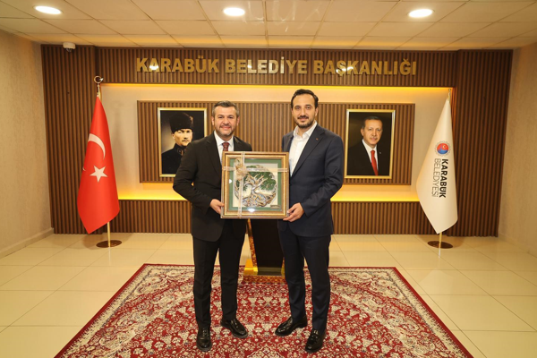 AK Parti İstanbul İl Başkanı Özdemir'den Başkan Çetinkaya'ya ziyaret<